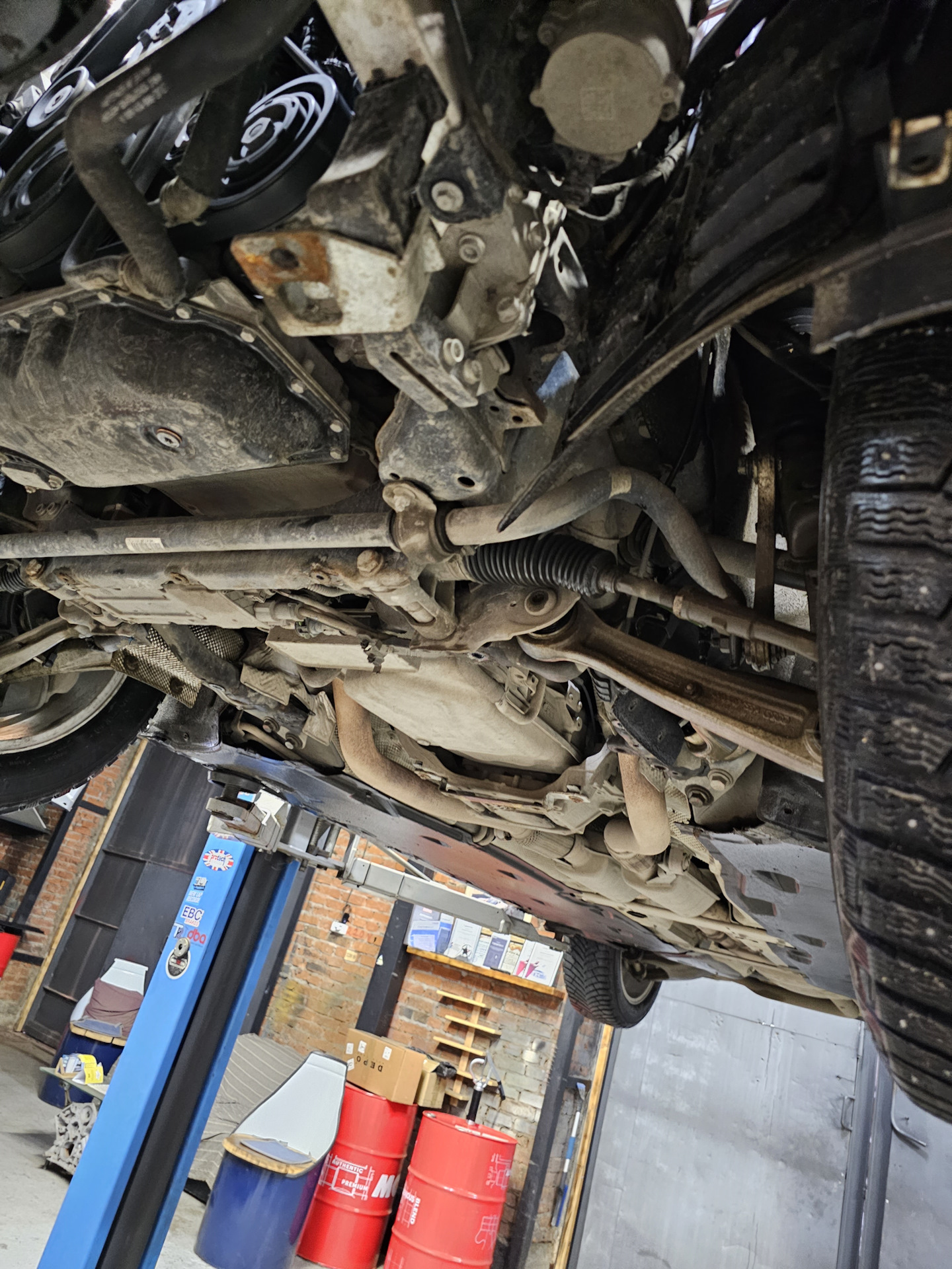 Перегрев коробки, замена масла, якоря в багажник. — Audi A8 (D4), 3 л ...