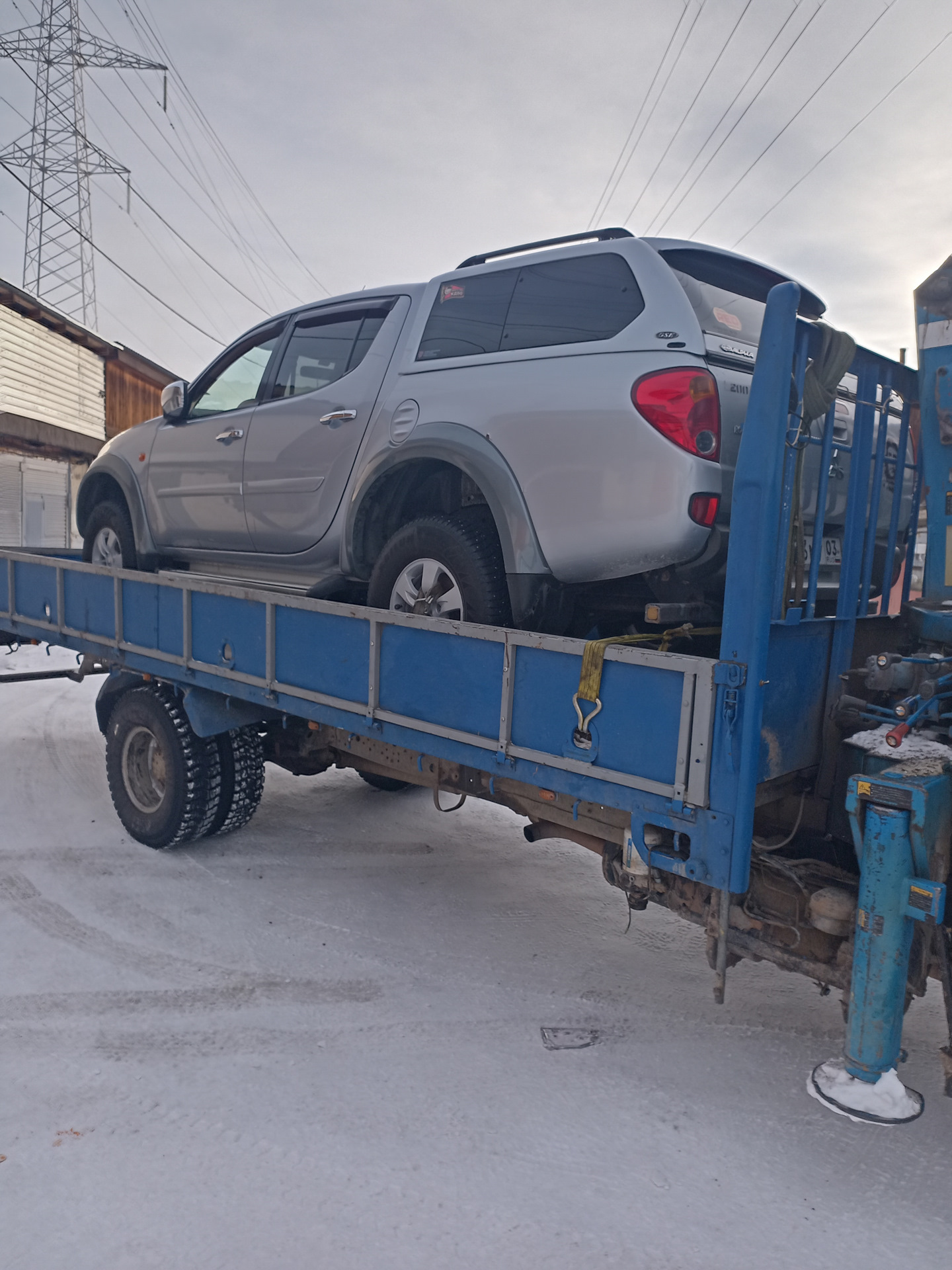 дунуло прокладку гбц, заклинивший термостат — Mitsubishi L200 (4G), 2,5 л,  2008 года | поломка | DRIVE2