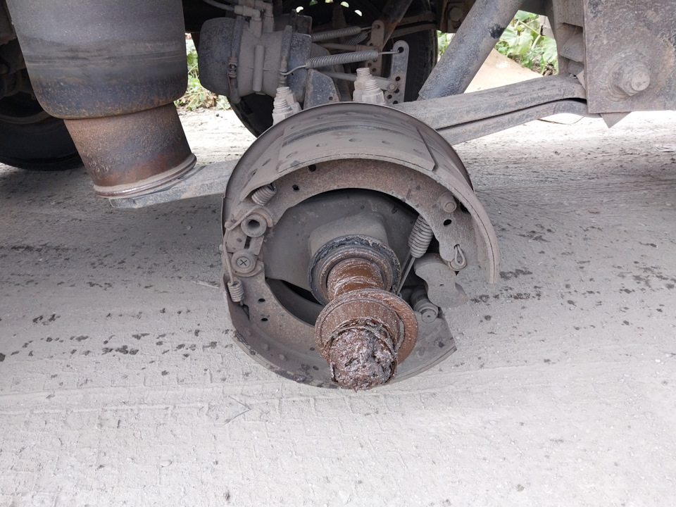 Дела прицепные. Прощай колесо. — VOLVO FH12, 1,2 л, 1998 года | своими ...