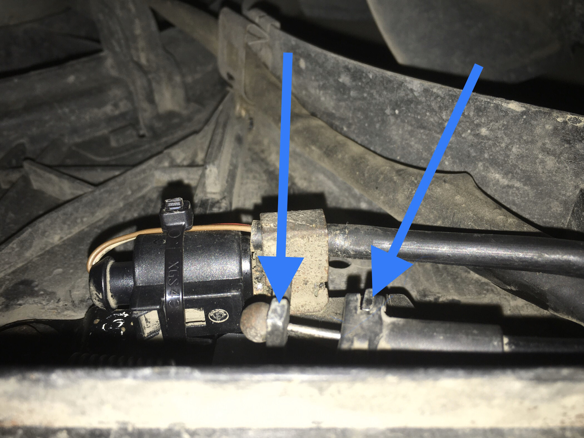 Концевик замка капота — Audi A6 Avant (C5), 2,4 л, 1999 года | своими ...