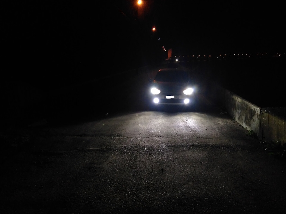 Не люблю желтый свет в фарах!) — Renault Fluence, 2 л, 2012 года ...