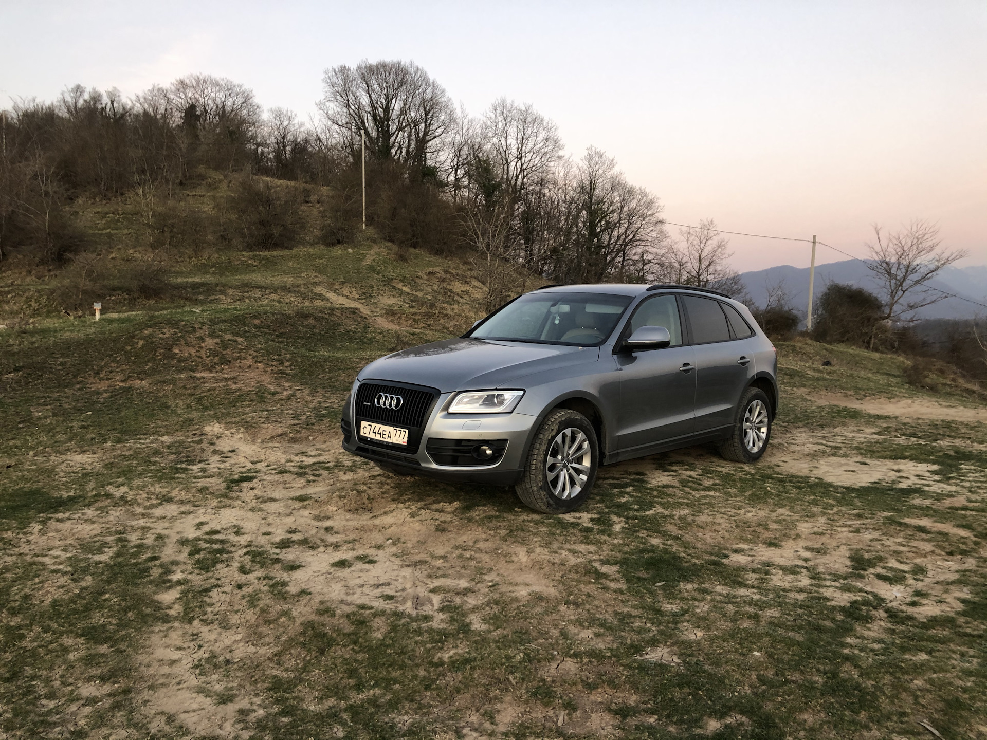Audi q5 2015. Ауди q5 2010г. Ауди q5 2015 года. Audi q5 голубая. Audi q5 2012 черный.