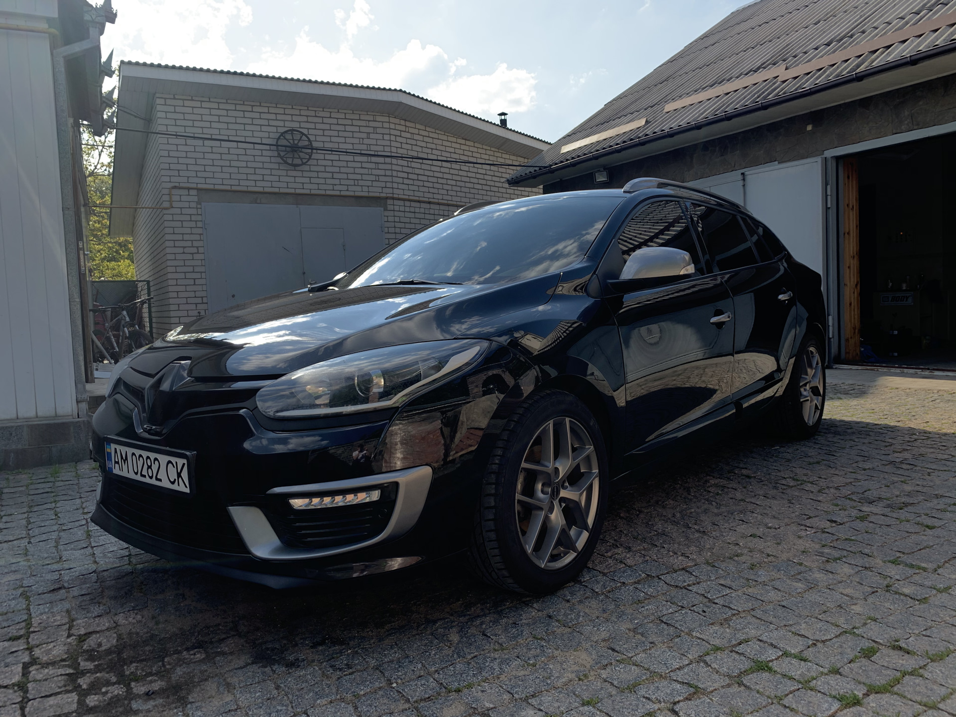 Check My Renault Megane 3 Gt Line Renault Megane Sport Tourer 1 5 Liter 14 Year On Drive2