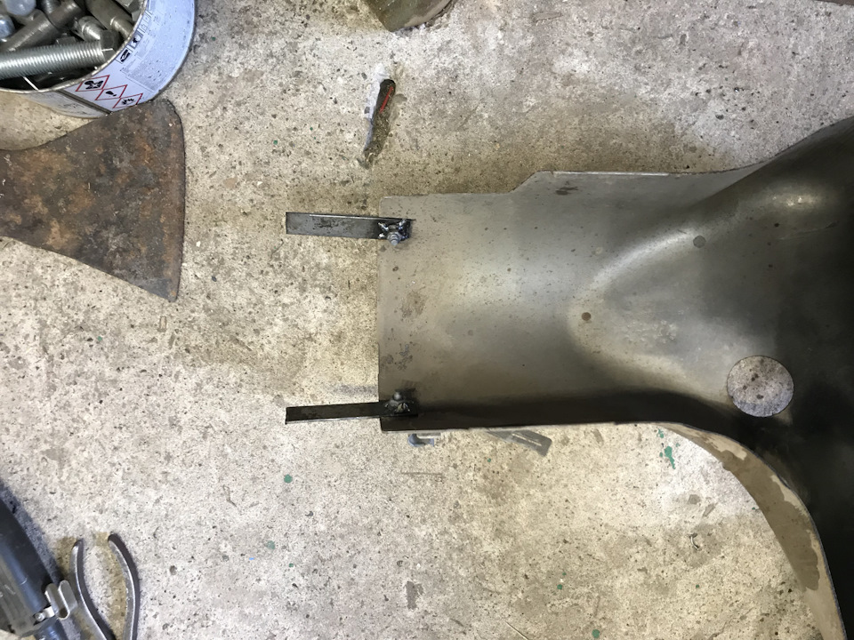 Трещина в выпускном коллекторе — Volkswagen Polo Sedan, 1,6 л, 2013 ...