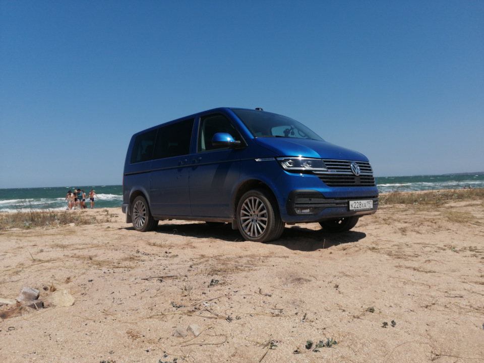 Машина Volkswagen Caravelle t6