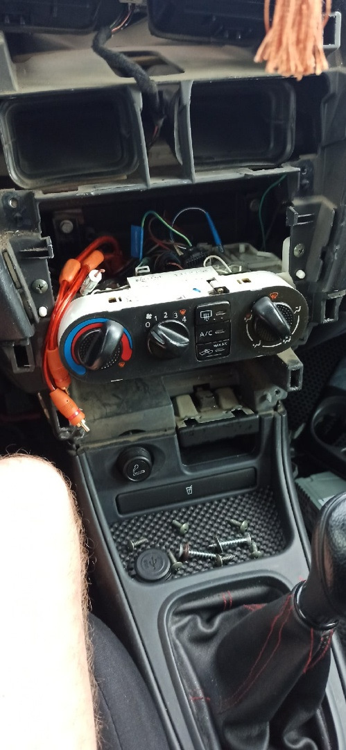 Переходная рамка под магнитолу, карман в панель — Nissan Almera II (N16 ...