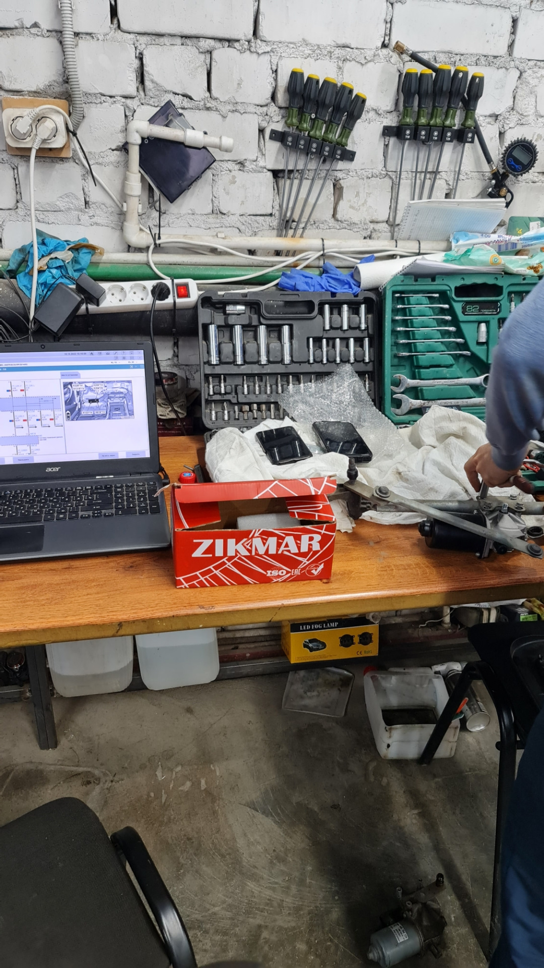 ТО и замена моторчика дворников — BMW X5 (E70), 3 л, 2007 года | визит ...