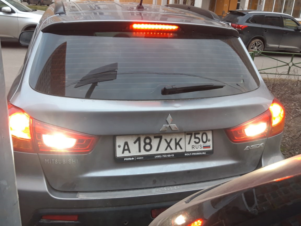 mitsubishi asx задние лампы