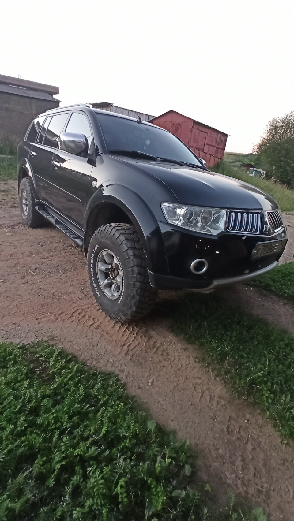 Покраска подножек порогов — Mitsubishi Pajero Sport (2G), 3,2 л, 2008 года  | своими руками | DRIVE2