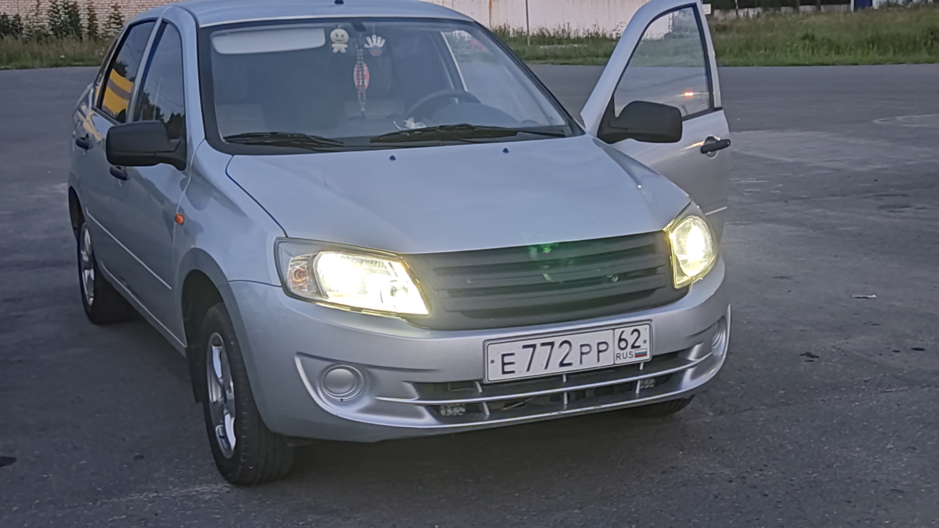 Lada Гранта 1.6 бензиновый 2013 | 2190 на DRIVE2