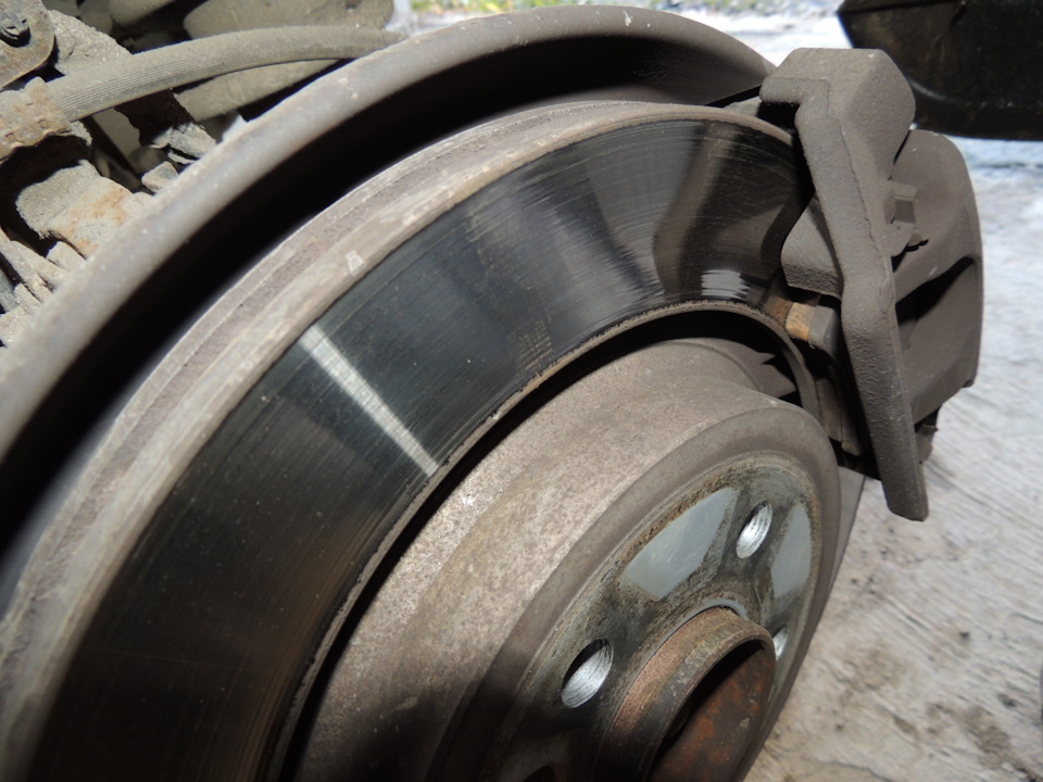 Состояние тормозов спустя 35,7 т.км пробега — Volvo XC70 III