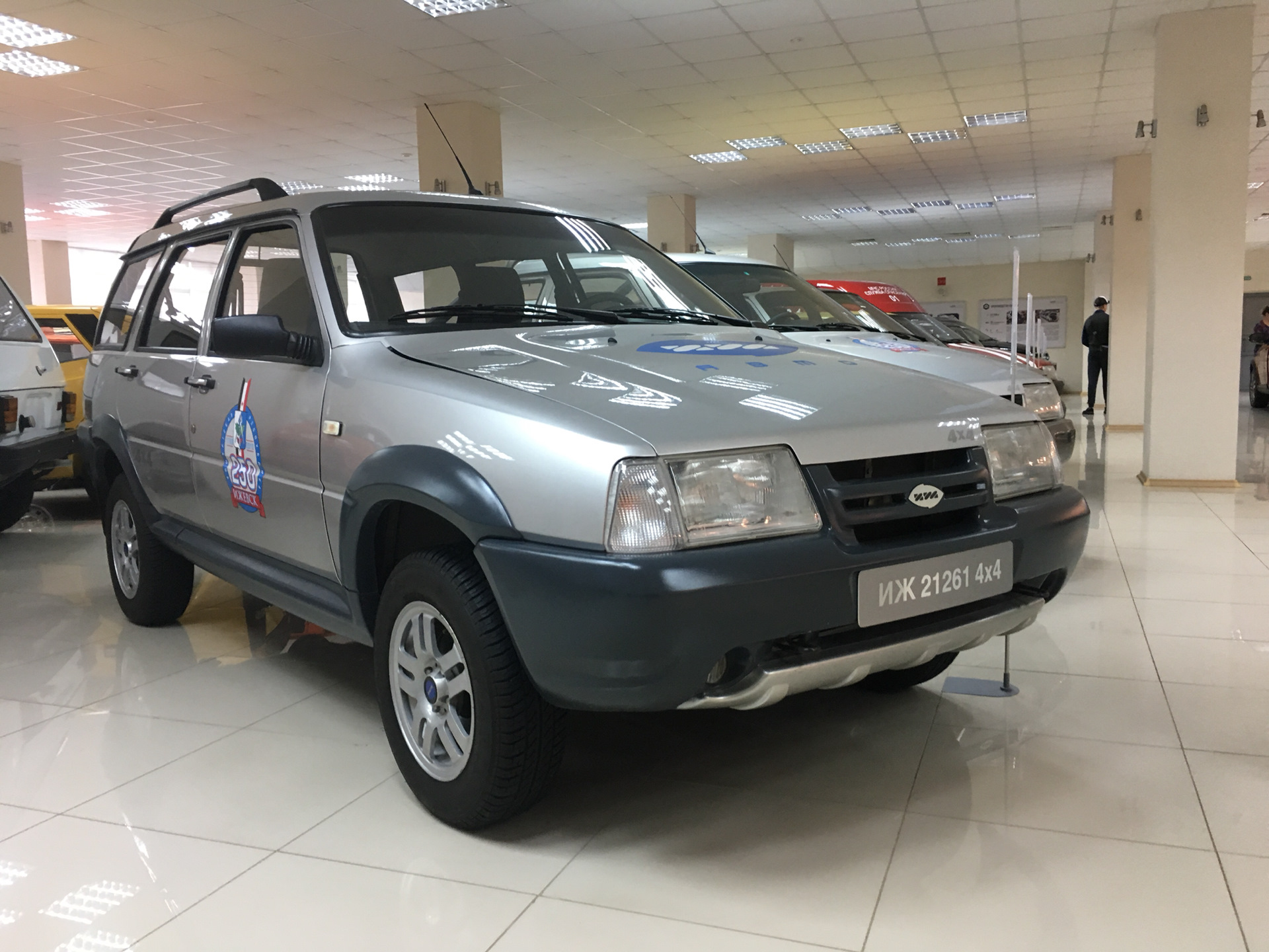 Автомобили в ижевске. Автомобильный музей Ижевского автозавода. Музей ИЖАВТО В Ижевске. Завод ИЖ-авто ИЖ.