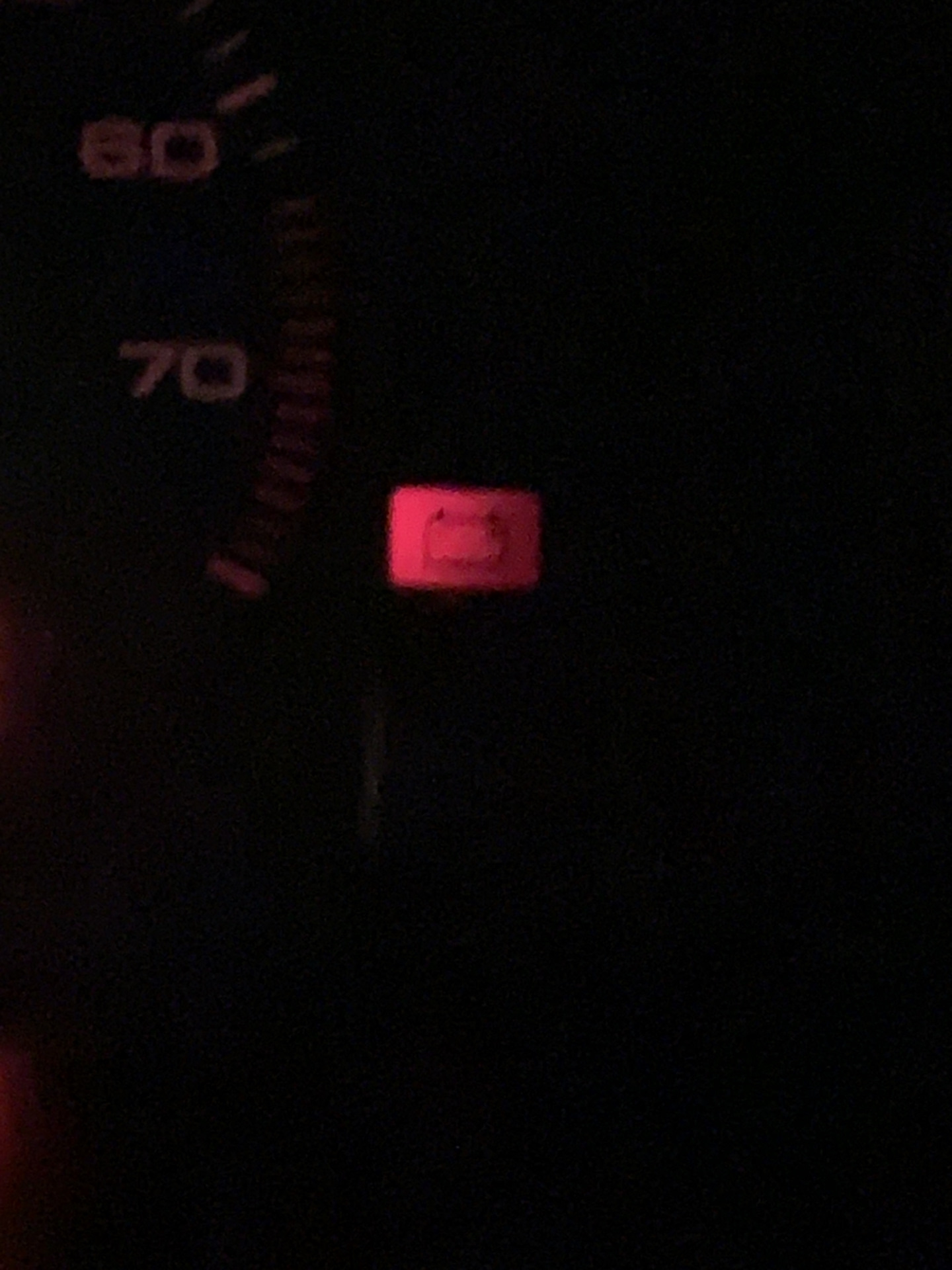 Горит значок аккумулятора. Почему горит датчик аккумулятора. Горит значок аккумулятора. Контрольная лампа давления в шинах. Почему горит датчик аккумулятора.