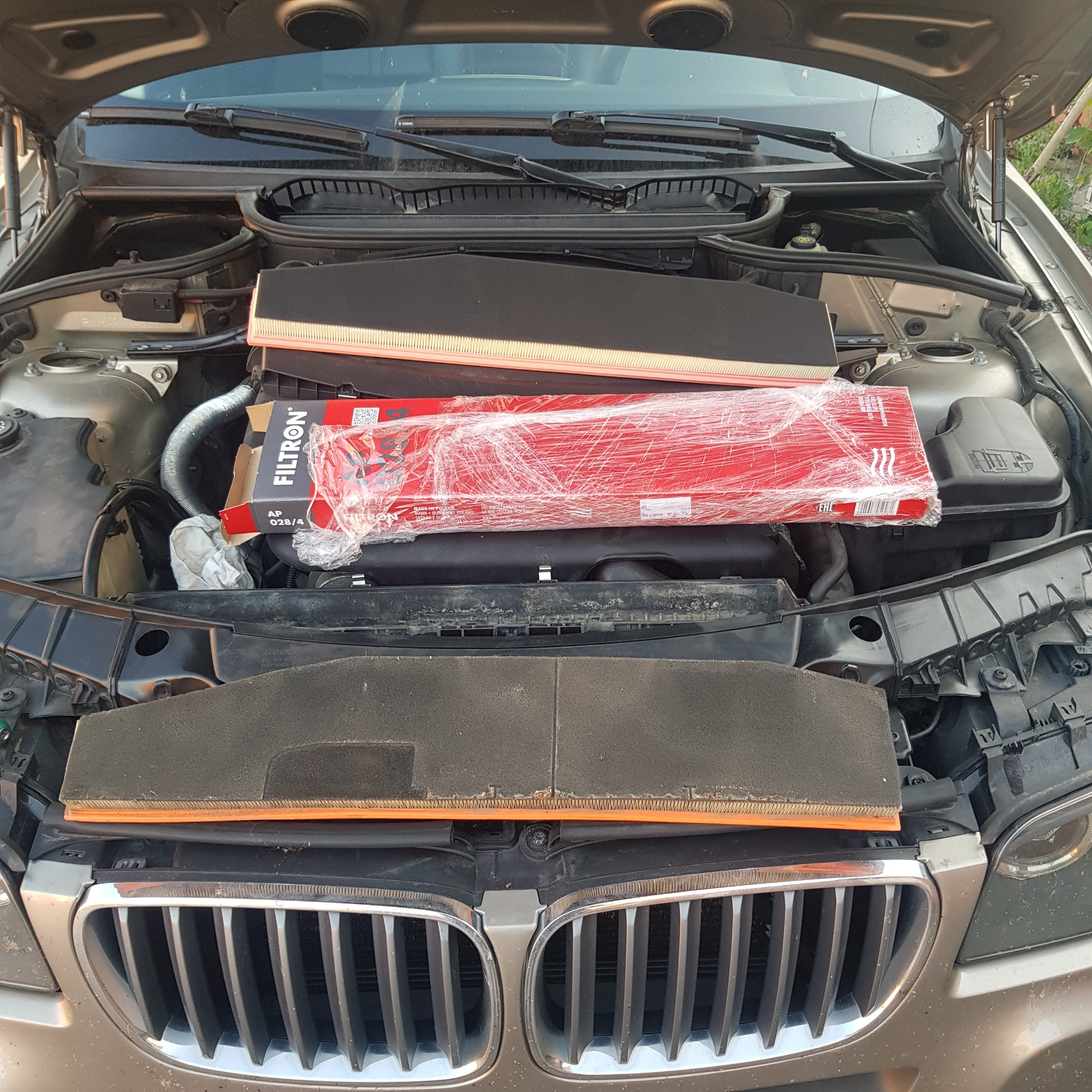 Ремонт БМВ 5 Замена элемента воздушного фильтра BMW 5 (E39)