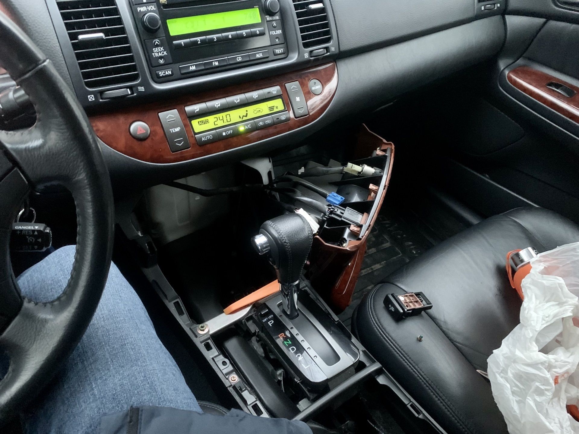 Замена ламп подсветки кнопок в салоне — Toyota Camry (XV30), 2,4 л ...