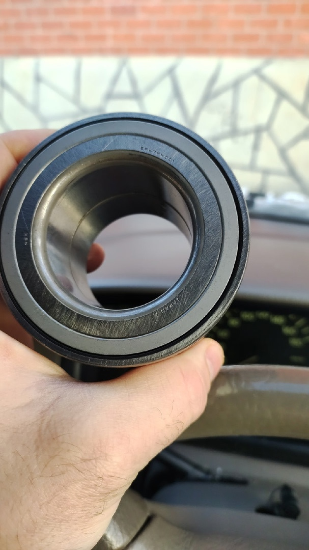 Замена заднего ступичного подшипника с помощью съемника, без снятия ...