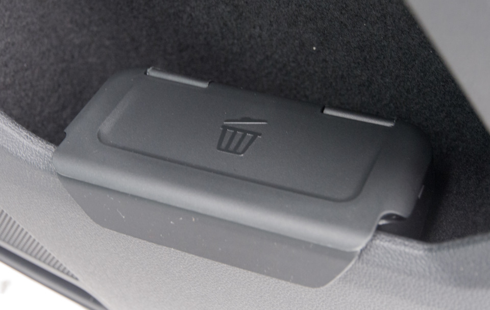 Ёмкость для мусора, VAG 5JA0611079B9 — Volkswagen Tiguan (2G), 2 л ...