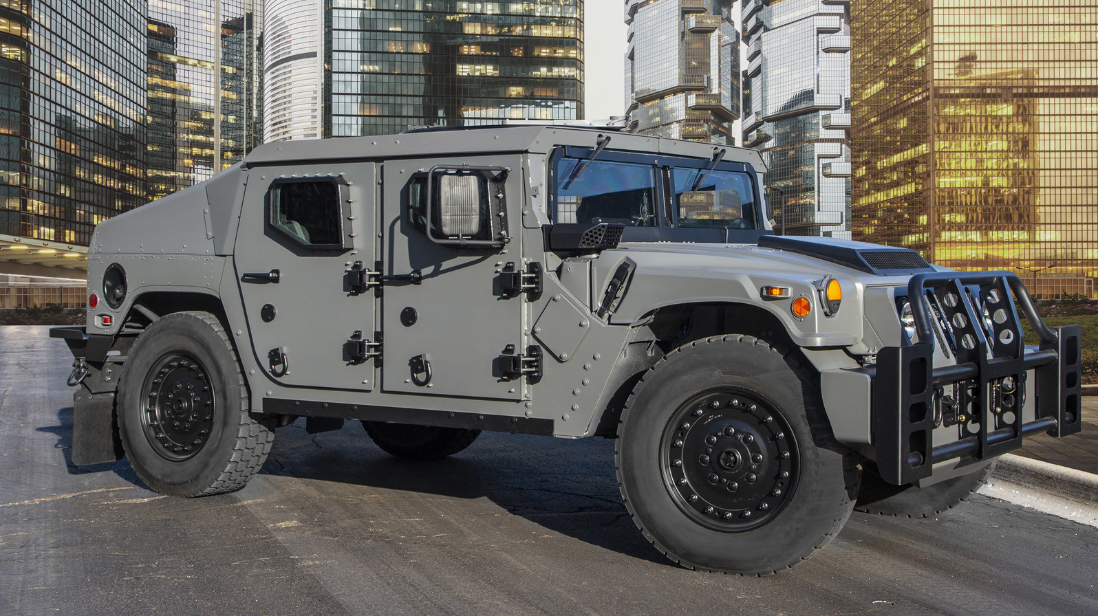 Автомобиль hmmwv фото