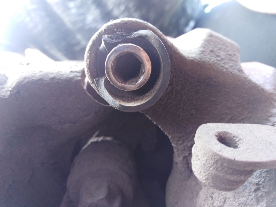 Замена направляющих суппорта — Opel Vectra C, 2,2 л, 2002 года ...