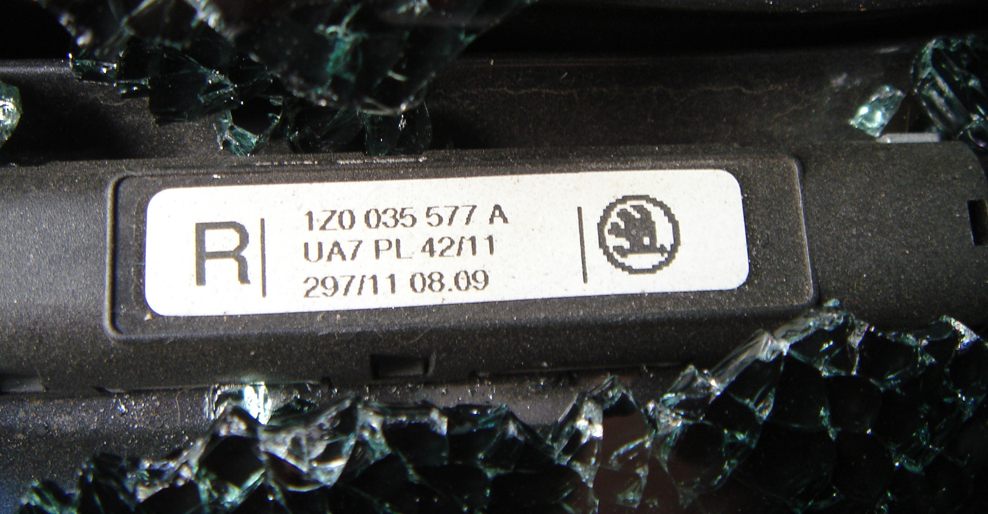 Разбилось заднее стекло. — Skoda Octavia Mk2, 1,6 л., 2012 года ...