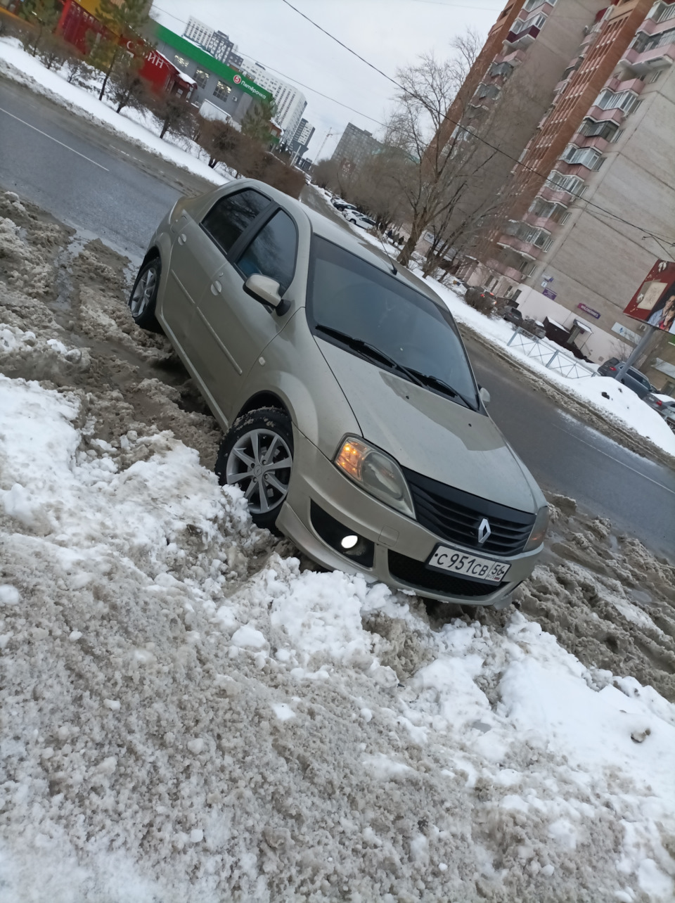 Продал… — Renault Logan (1G), 1,6 л, 2011 года | продажа машины | DRIVE2