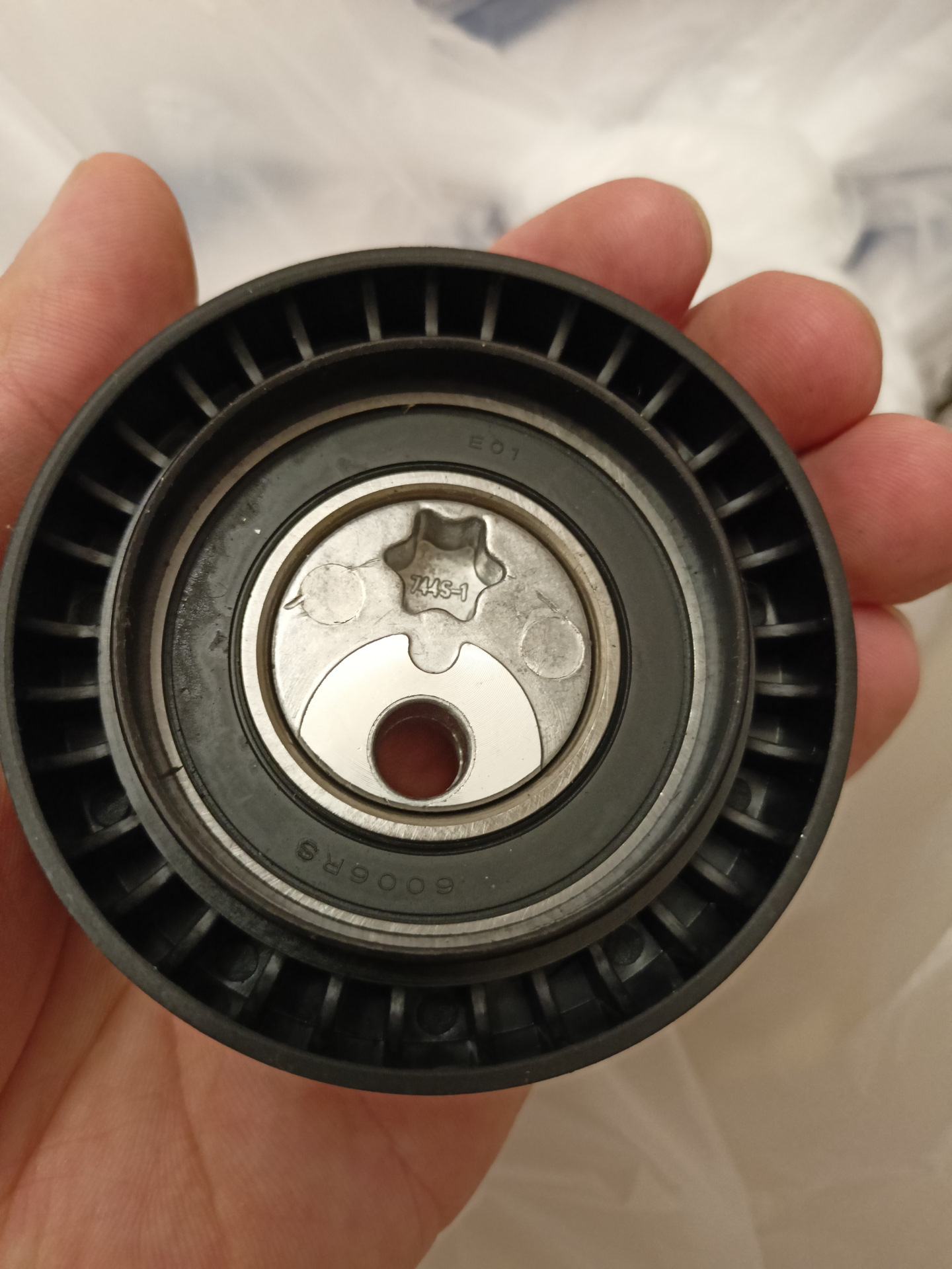 Замена стоек стабилизатора и ролика натяжения ремня генератора — Lada ...