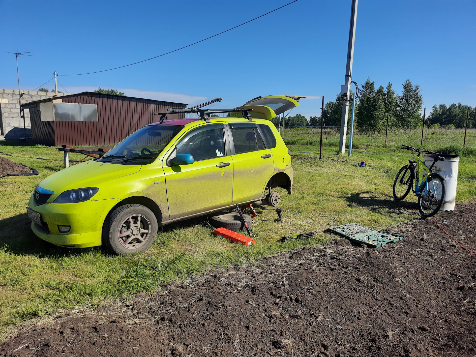 Тяга дворников и задние амортизаторы. — Mazda Demio (2G), 1,5 л, 2004 ...