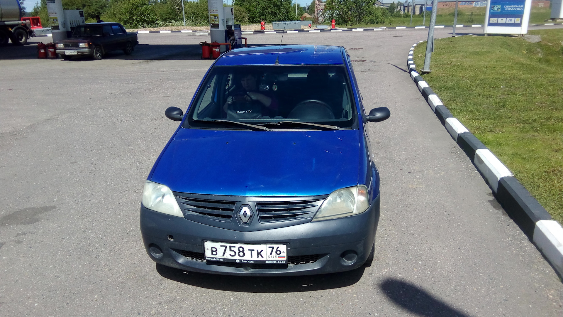 Renault Logan (1G) 1.4 бензиновый 2006 | 