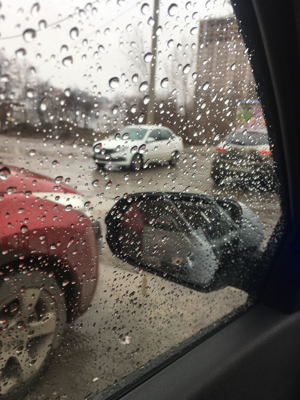 Идёт весенний дождик :) — Lada Vesta SW Cross (1G)