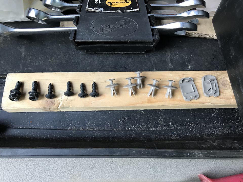 jIAAAgEgJuA 960 замена лампы подсветки номера кайрон