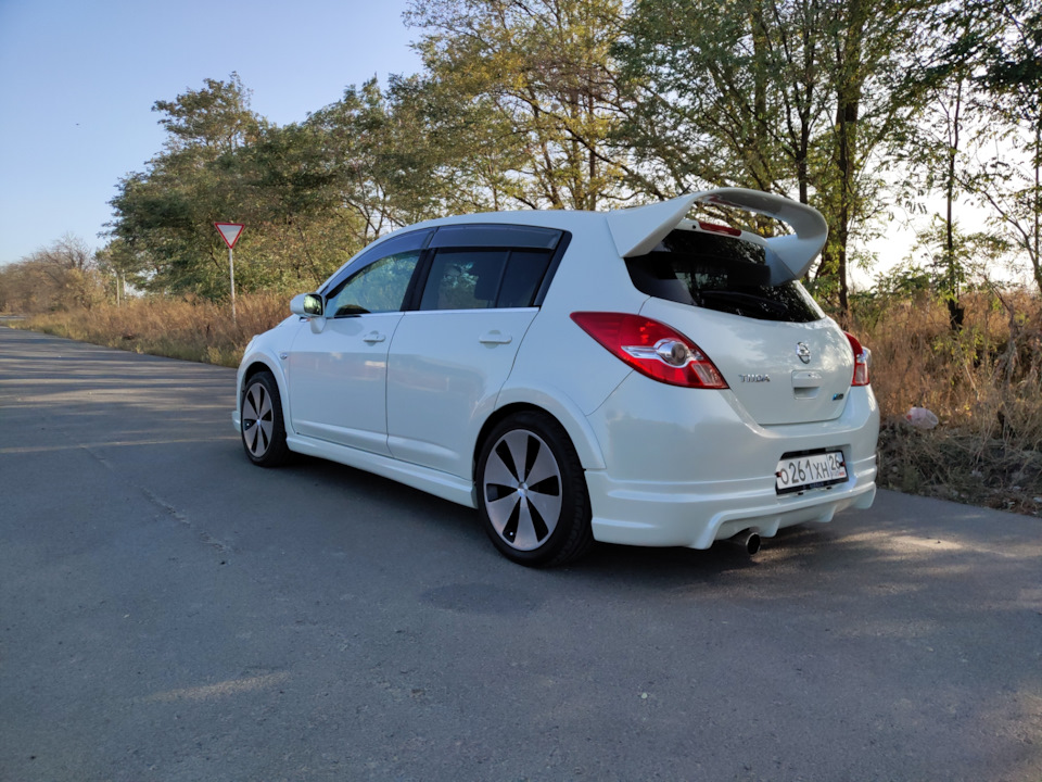 ПРОДАНО) КОЛЁСА Racing Hart Evolution Z 5000 - Nissan Tiida (1G), 1,6 л, 2008 го