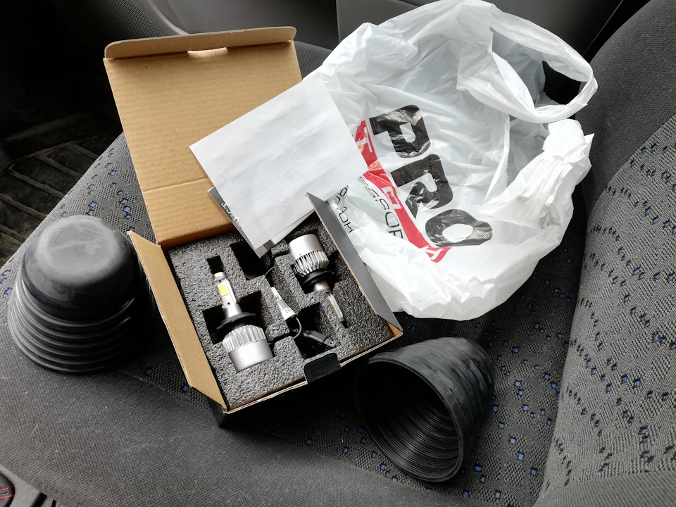 Переход на LED ближний свет фар — Lada Приора хэтчбек, 1,6 л, 2011 года ...