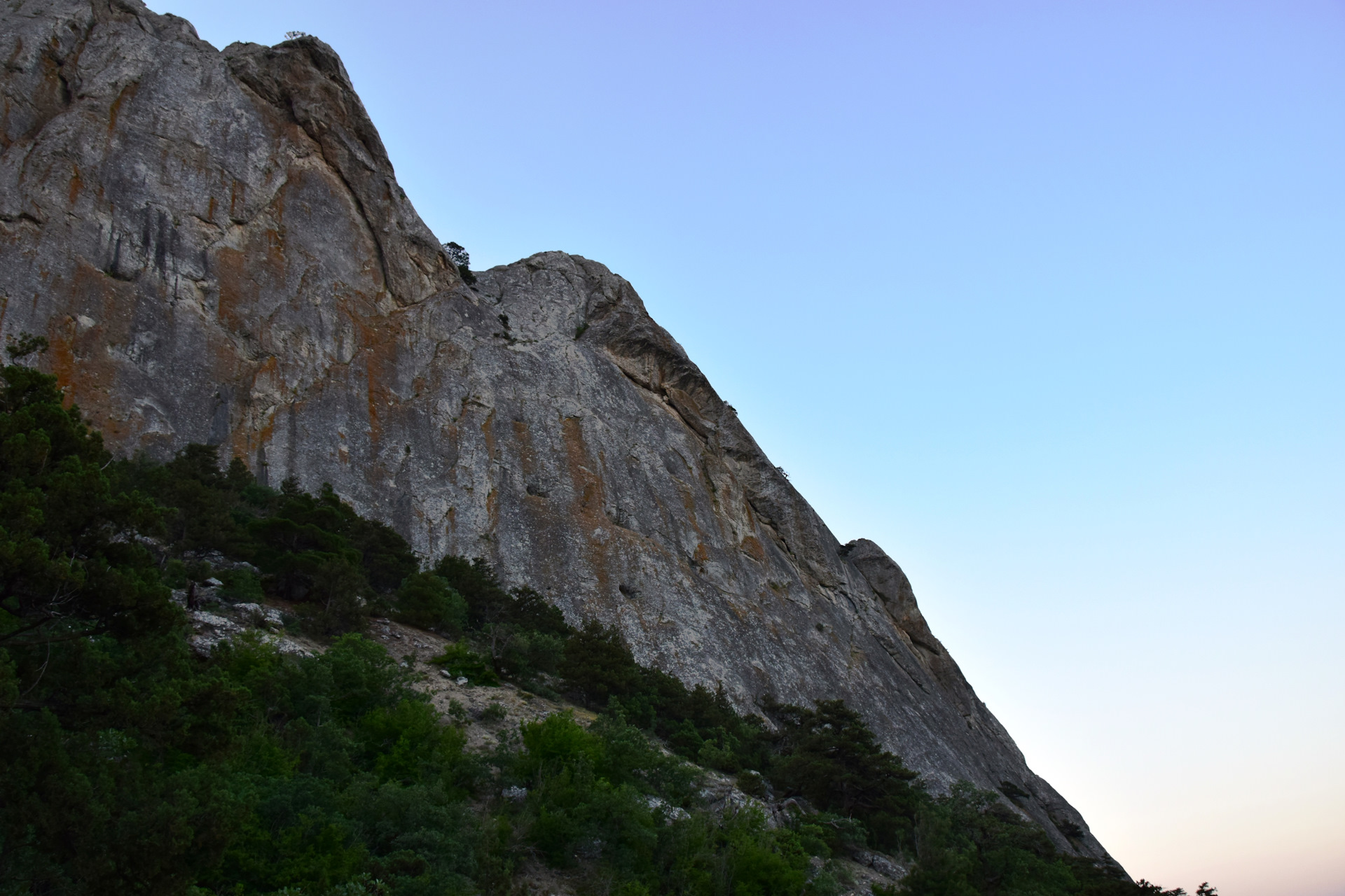 Сокол гора Крым гребневая двойка