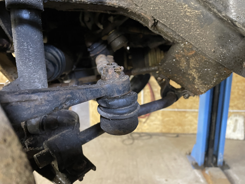 замена пыльника на рулевом наконечнике (попытка №3) — Lada 4x4 3D, 1,8 ...