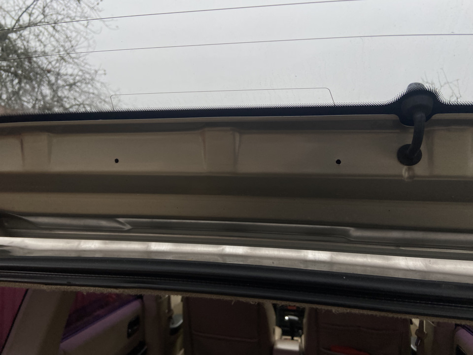 Сверлим отверстия для болтиков, нарезаем резьбу м6 — Nissan X-Trail I (t30)