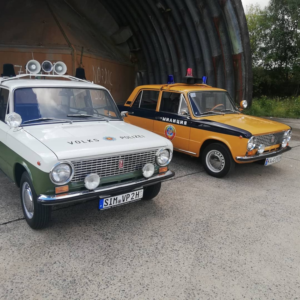 ВАЗ гаи СССР и Lada Volkspolizai — Lada 21011, 1,2 л, 1984 года | встреча |  DRIVE2