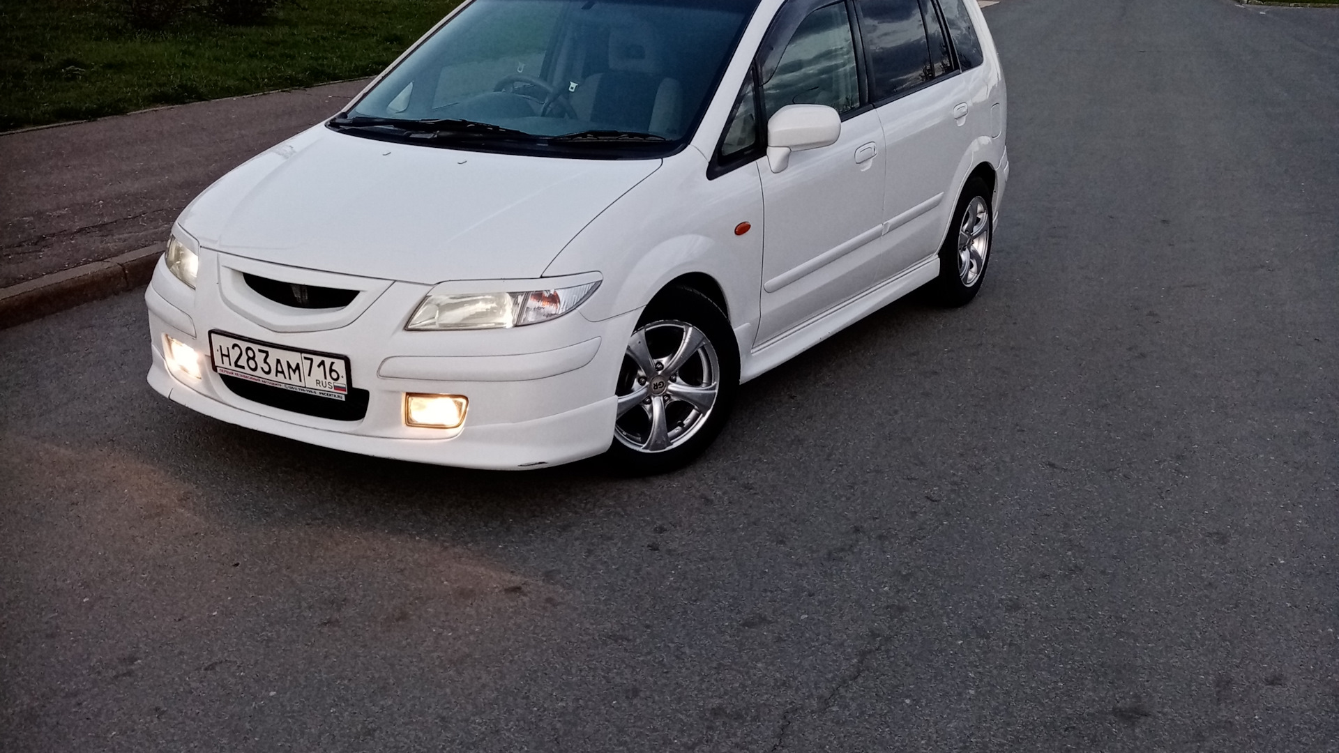 Mazda Premacy (1G) 1.8 бензиновый 2001 | 👍Белый👍 на DRIVE2