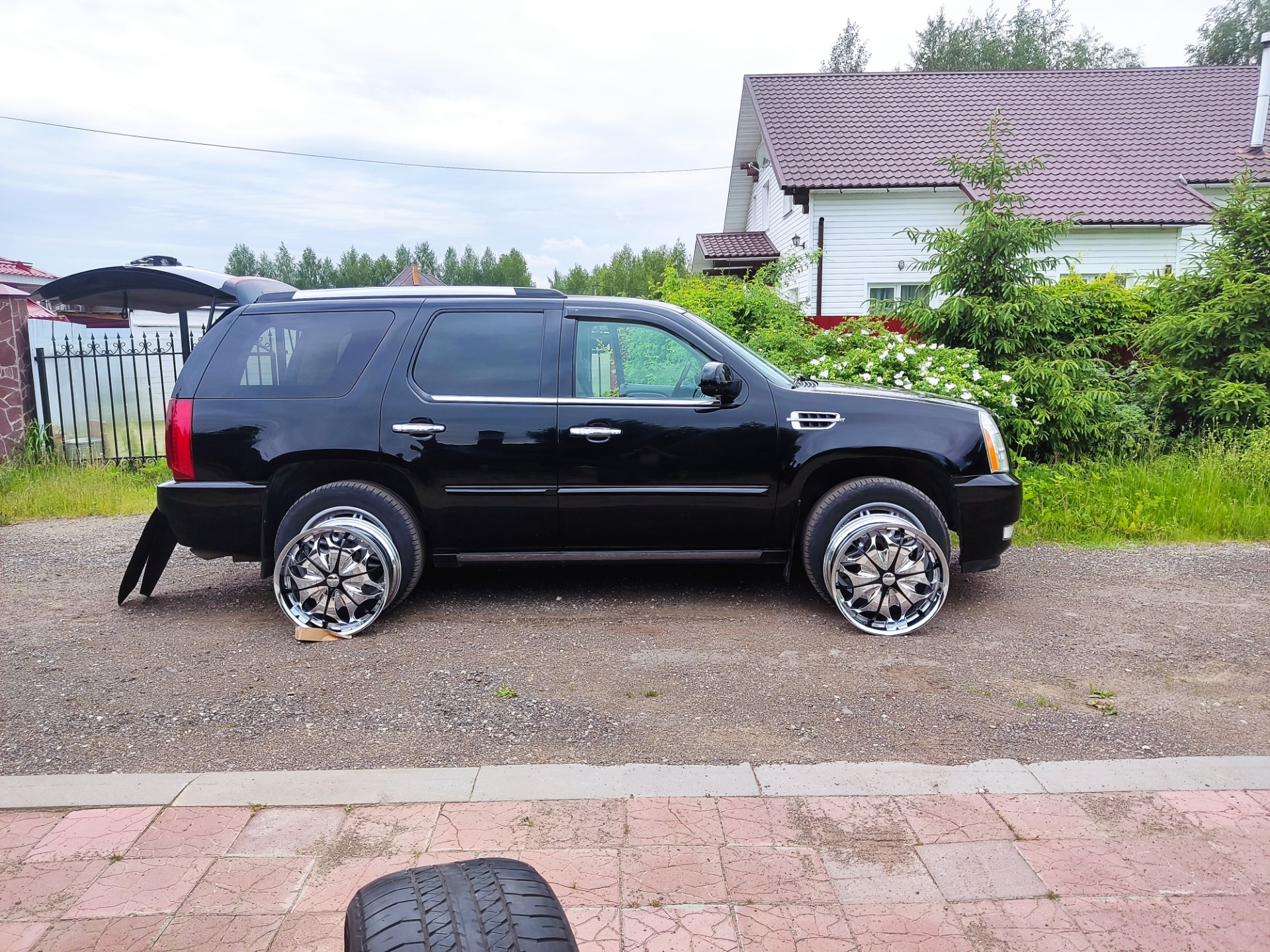 Купил на лето ещё комплект новых дисков R22 — Cadillac Escalade (3G), 6 ...