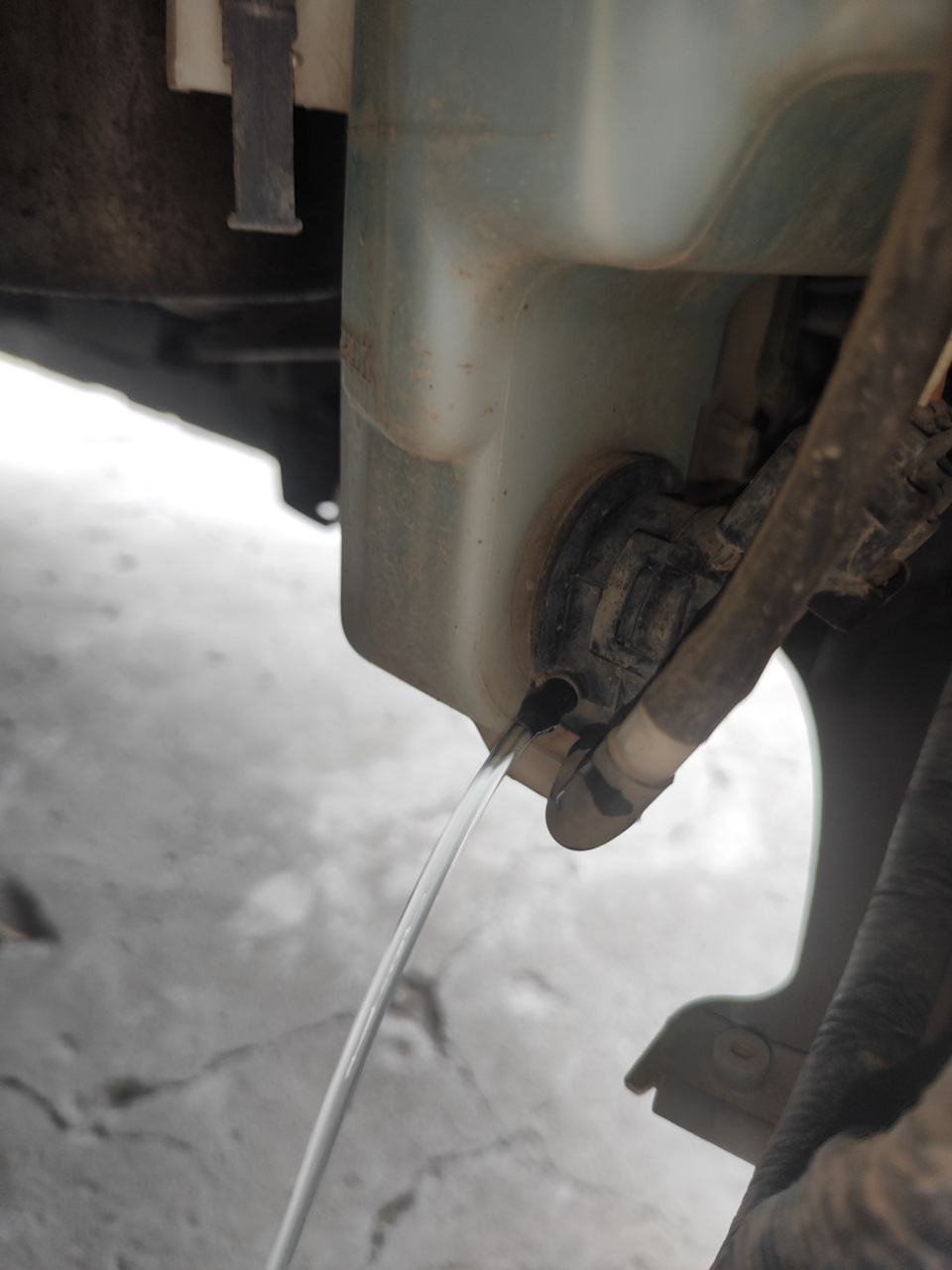 Герметизация багажника, моторчик омывателя и датчик детонации — Mazda 3 ...