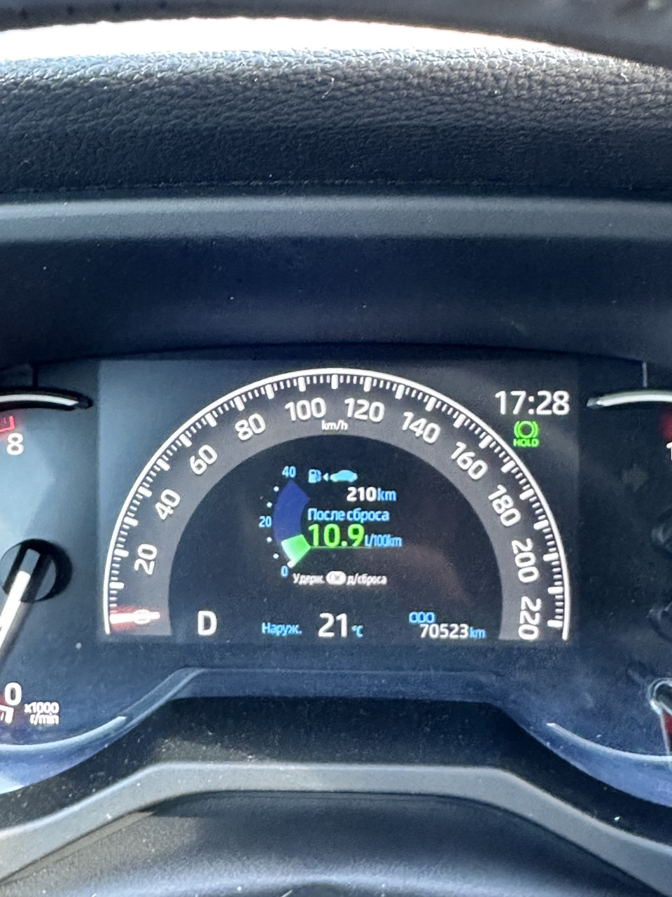 Замена воздушного и салонного фильтров 7052 км — Toyota RAV4 (5G), 2,5 ...