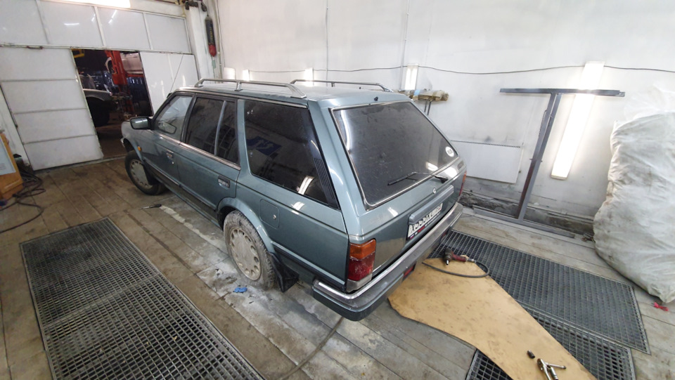 Ремонт арки крыла и глушителя. — Nissan Bluebird (T12/T72), 2 л, 1988 ...