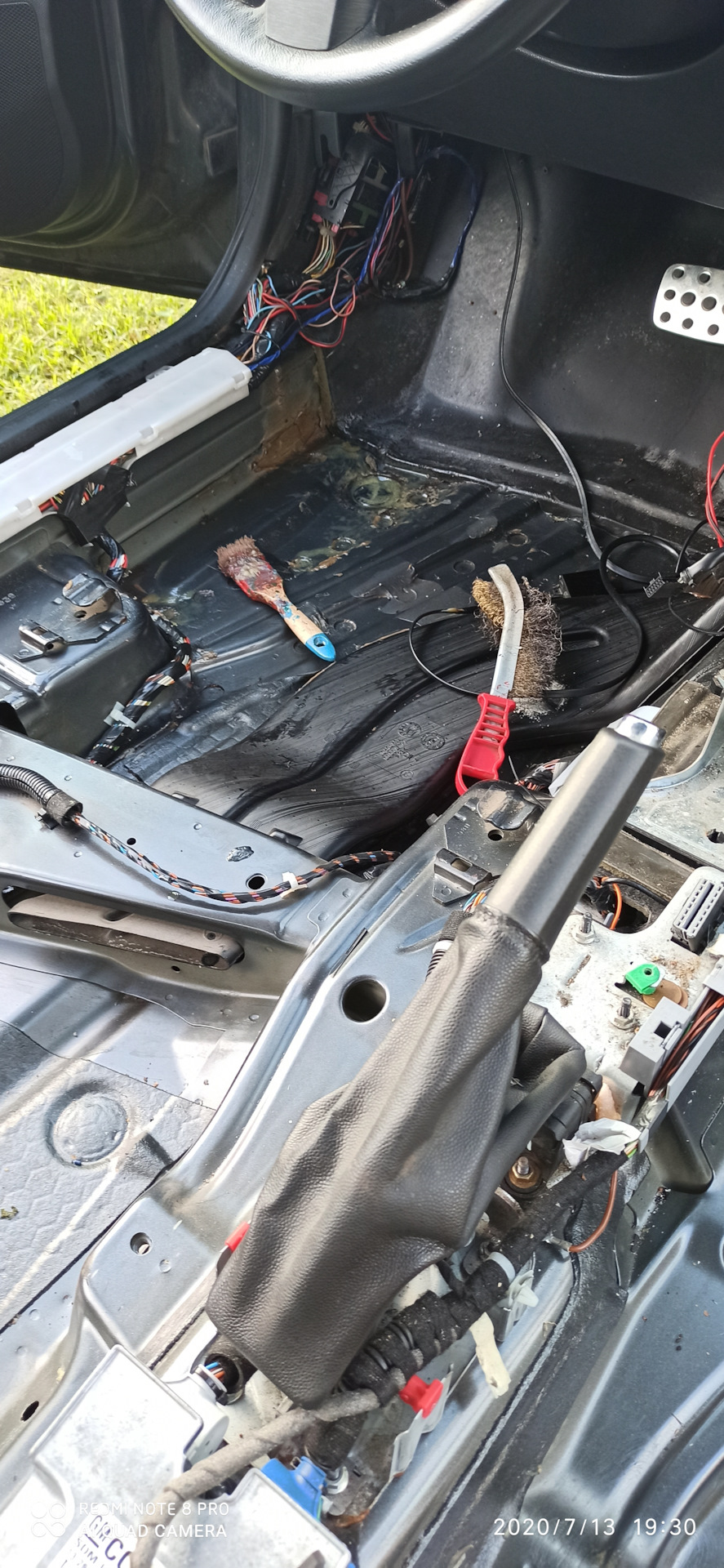 Заделка прокола шины. — Renault Sandero Stepway (2G), 1,6 л, 2015 года ...