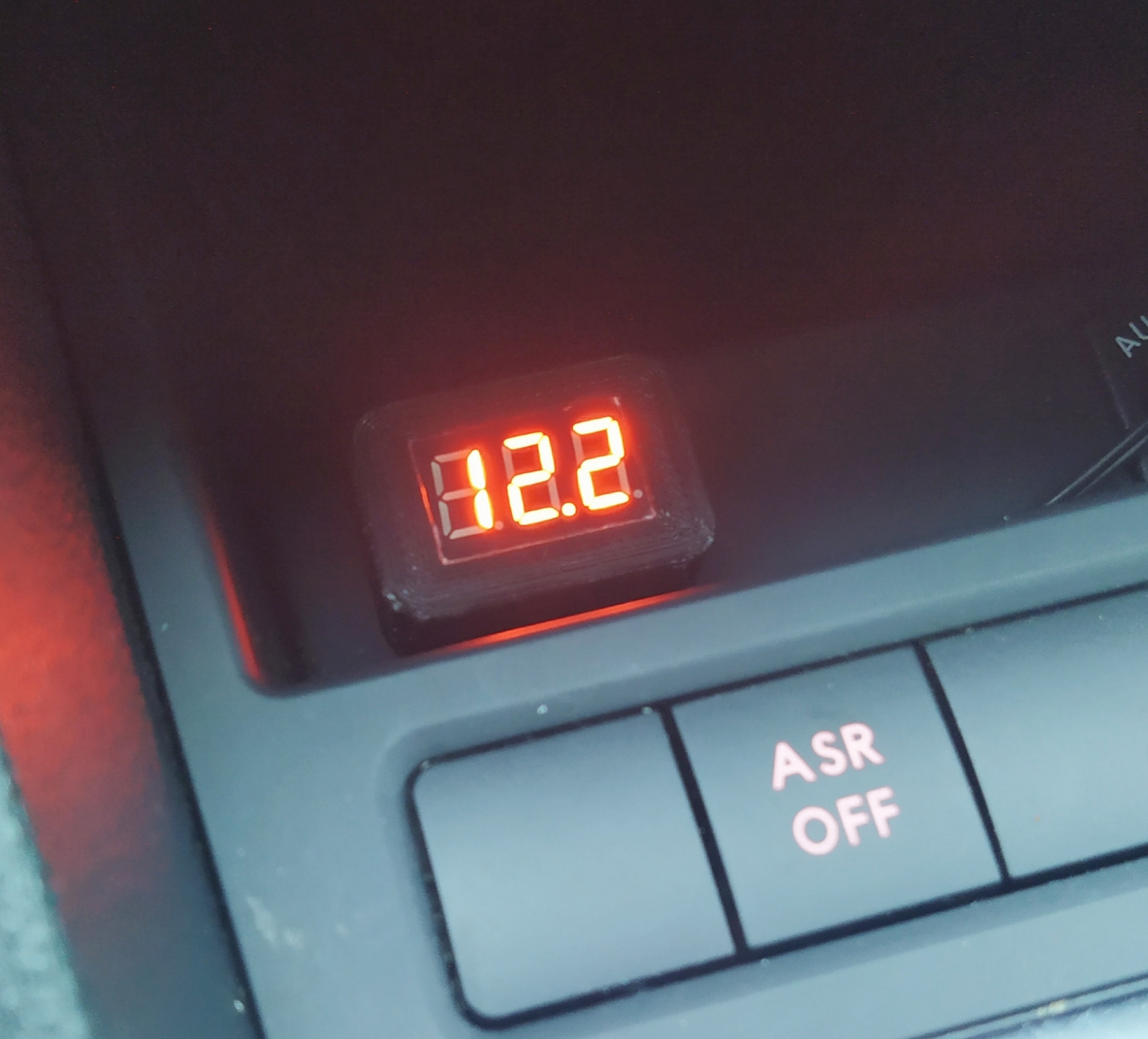 Вольтметр в прикуриватель (на 3д принтере) — Volkswagen Jetta VI, 1,6 л ...