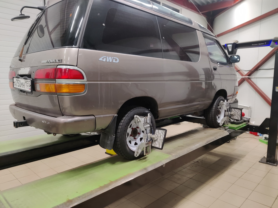 развал схождение, регулировка торсионов — Toyota Town Ace (3G), 2 л ...