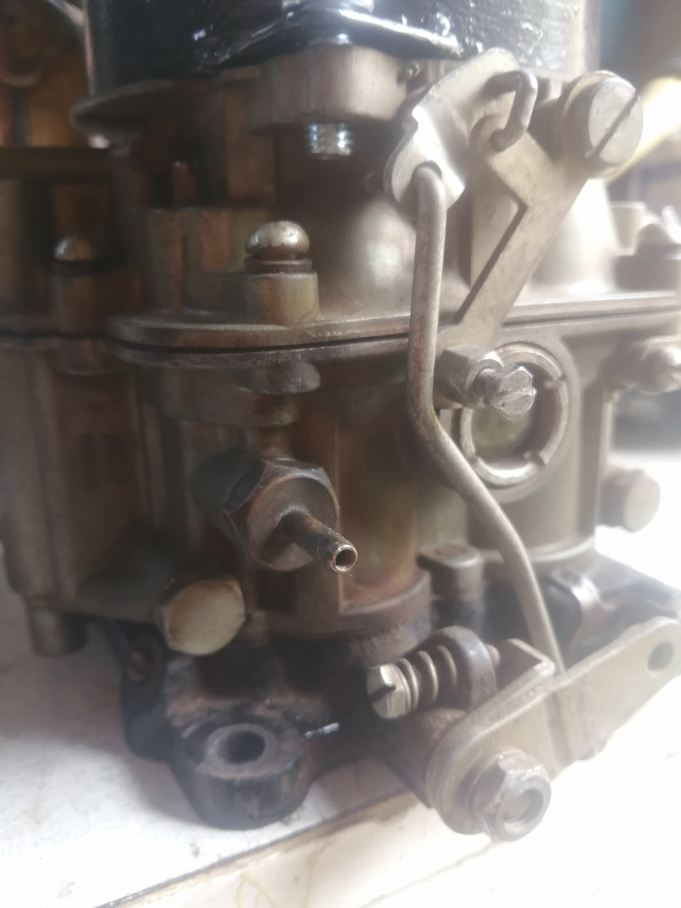 Штуцер под вакуум — ИЖ Москвич 412