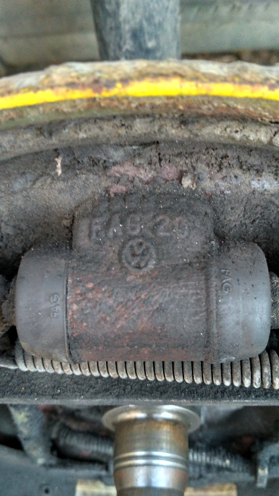 Сломал болт крепления колеса часть 2 — СДЕЛАНО — Volkswagen Passat B3 ...