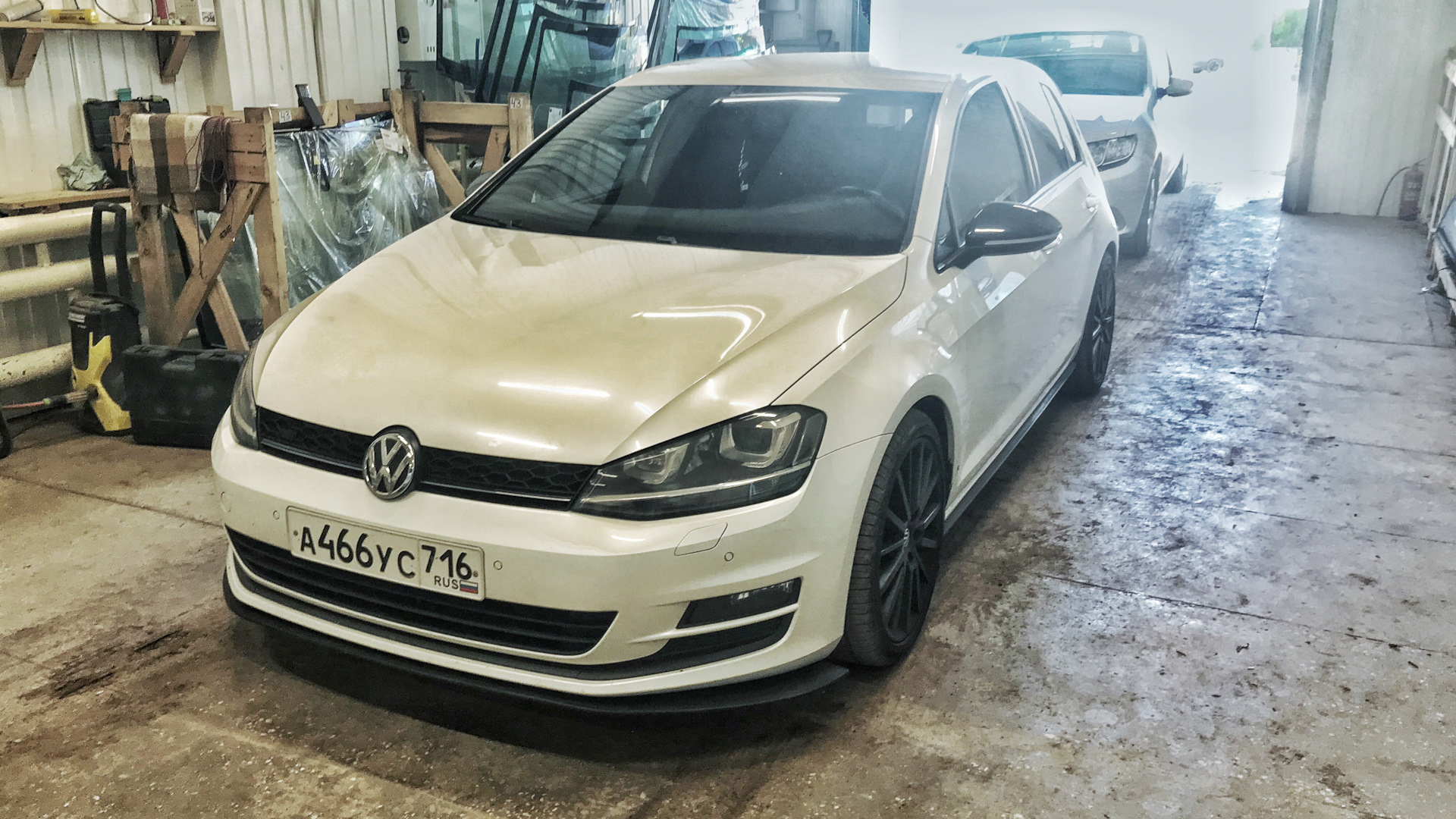 Volkswagen Golf Mk7 1.4 бензиновый 2013 | Белый перламутр на DRIVE2