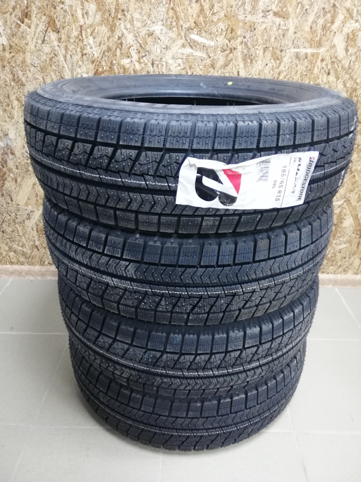 Шины зимние нешипованные Bridgestone 185/65 R15 на Lada Ларгус, KIA Rio ...