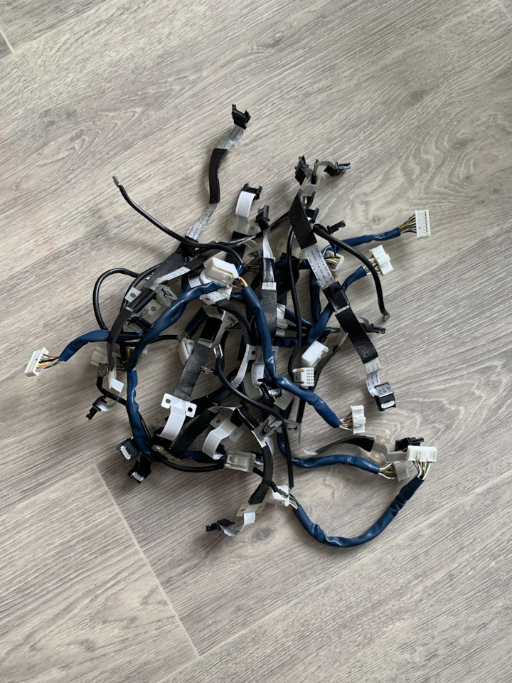 Кнопки руля на Toyota Crown Majesta (S180), Toyota Crown (S180). Б/у ...