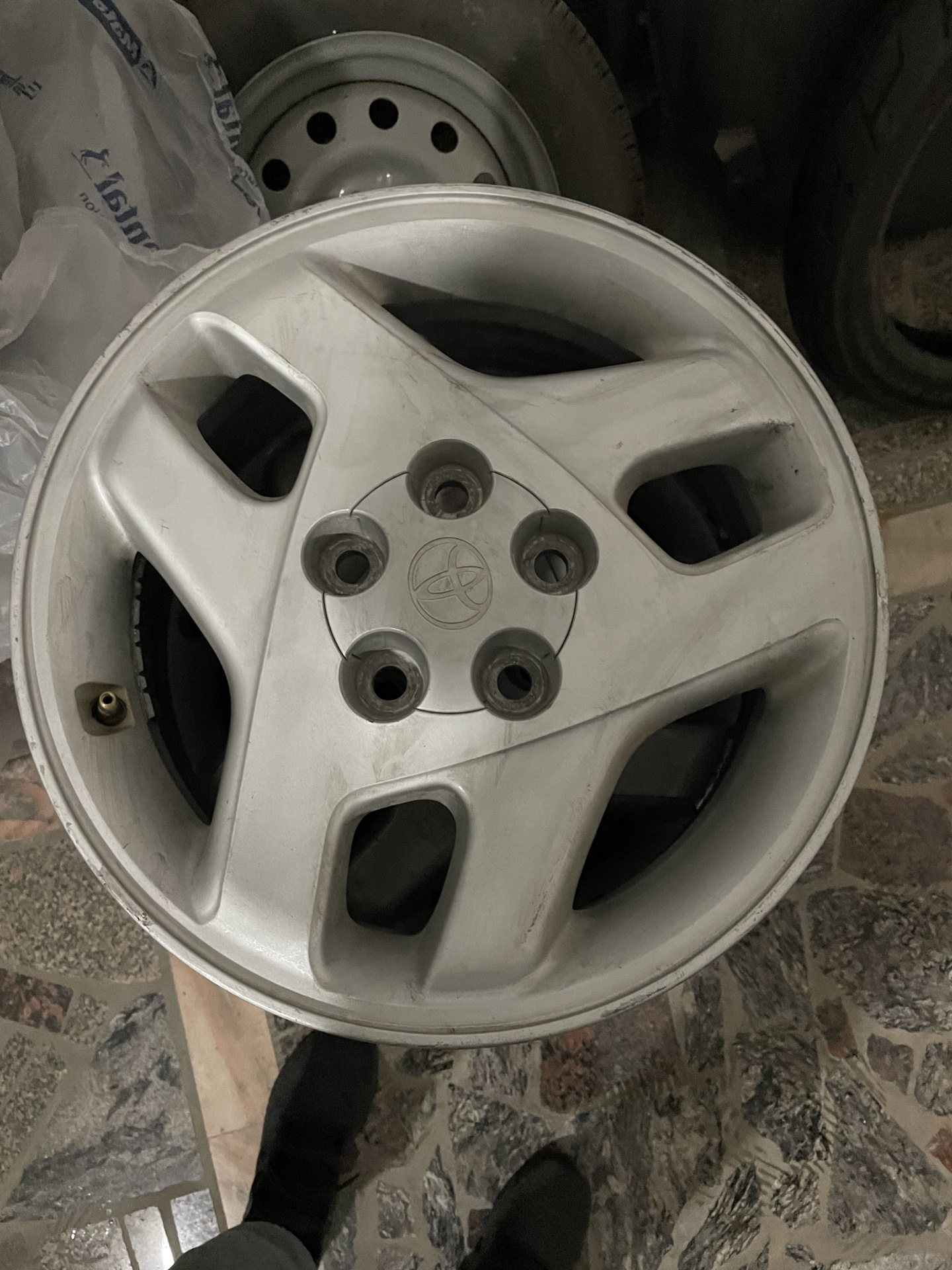 Диски колесные — Toyota RAV4 (I), 2 л, 1999 года | колёсные диски | DRIVE2